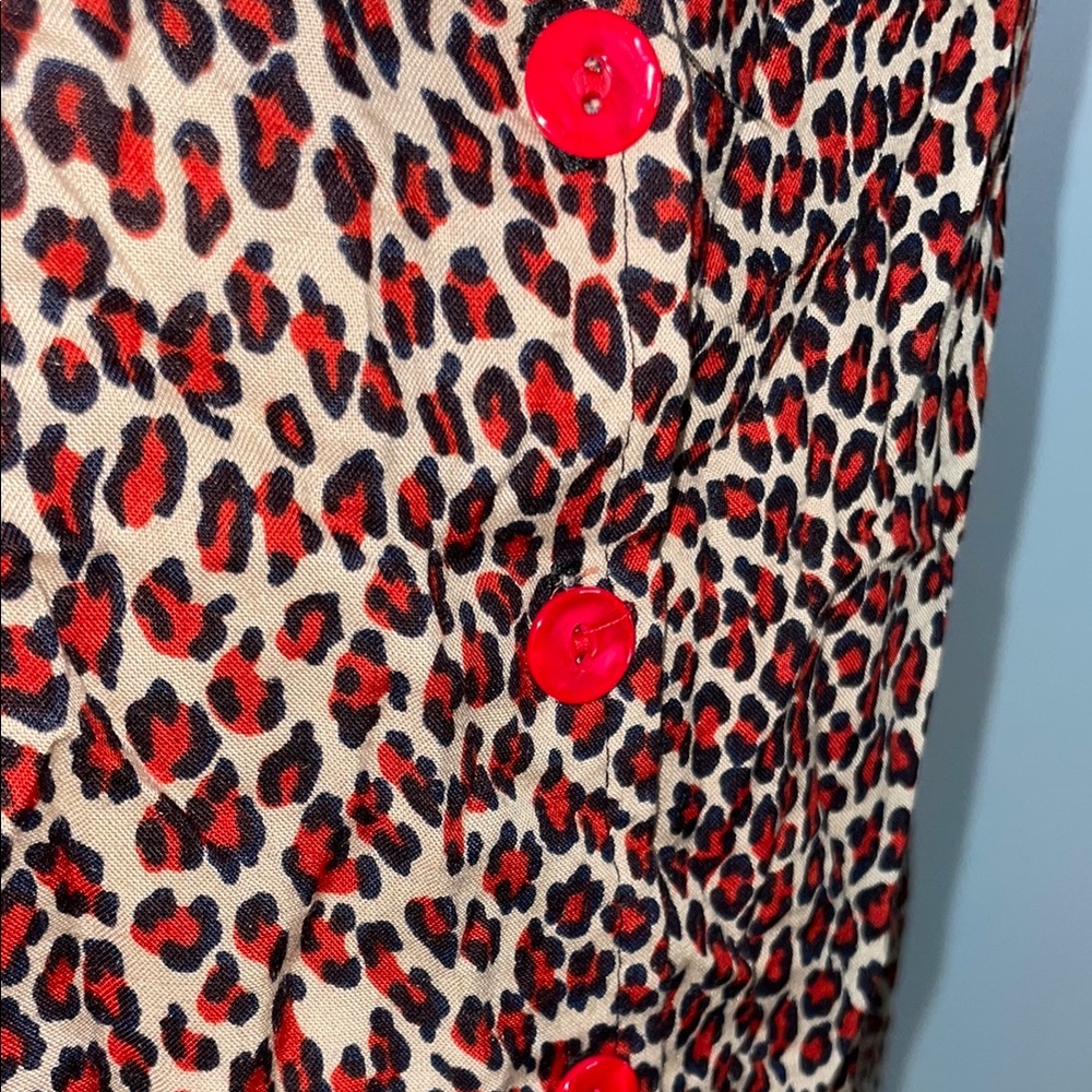 Leopard Print Button-Up Blouse - Picture 3 of 4